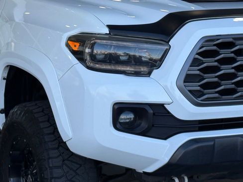 Used 2021 Toyota Tacoma TRD Sport w/ Technology Package image 8