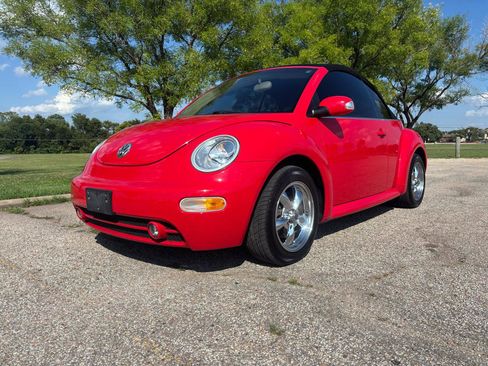 Used 2004 Volkswagen Beetle GLS image 3