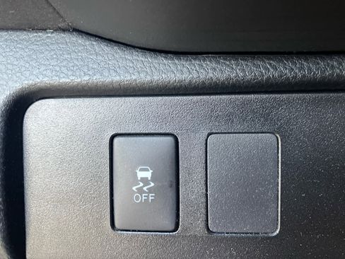 Used 2022 Toyota Tacoma TRD Off-Road AWD/4WD image 13