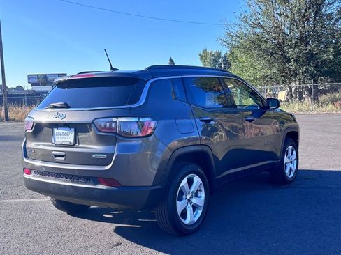 Used 2019 Jeep Compass Latitude w/ Cold Weather Group image 12