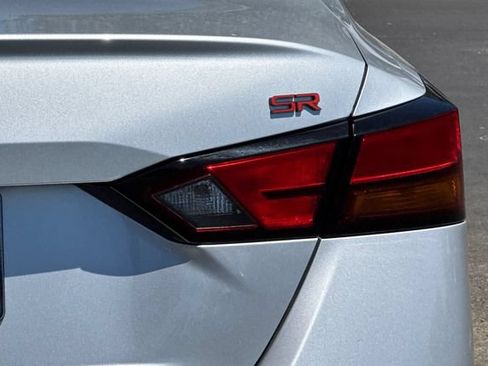 Used 2024 Nissan Altima 2.5 SR FWD image 47