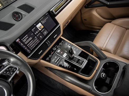 Certified 2019 Porsche Cayenne AWD/4WD image 33