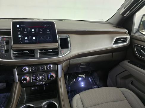 Used 2022 GMC Yukon XL SLE w/ Gmc Pro Safety Plus Package AWD/4WD image 20