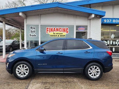 Used 2019 Chevrolet Equinox LT FWD image 2