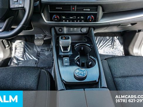 Used 2025 Nissan Rogue SV image 39