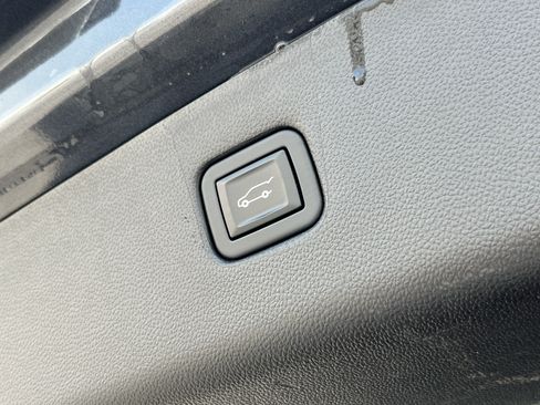 Used 2021 Chevrolet Blazer LT AWD/4WD image 8