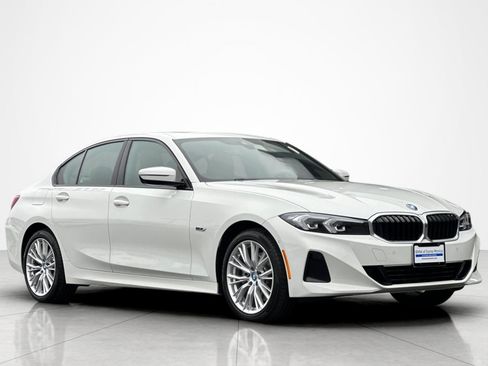 Used 2023 BMW 330e w/ Premium Package RWD image 7