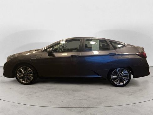 Used 2018 Honda Clarity Plug-In Hybrid image 2
