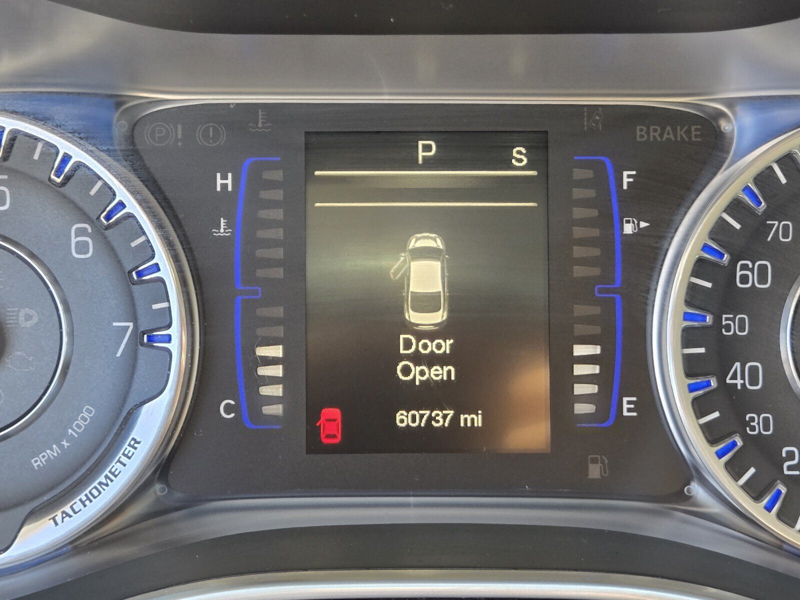 Used 2015 Chrysler 200 Limited w/ Convenience Group FWD image 15