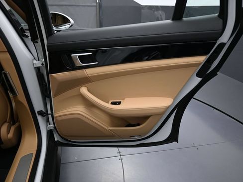 Certified 2023 Porsche Panamera 4 AWD/4WD image 25