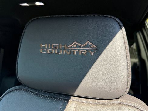 New 2025 Chevrolet Suburban High Country image 22