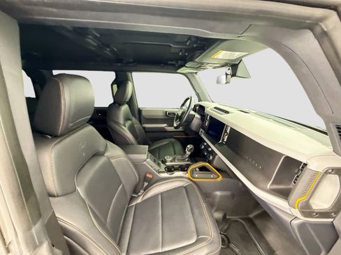 Used 2023 Ford Bronco Badlands image 19