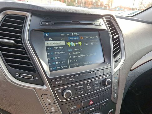 Used 2017 Hyundai Santa Fe SE Ultimate w/ SE Ultimate Tech Package 03 image 20