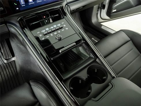 New 2026 Porsche Panamera image 18