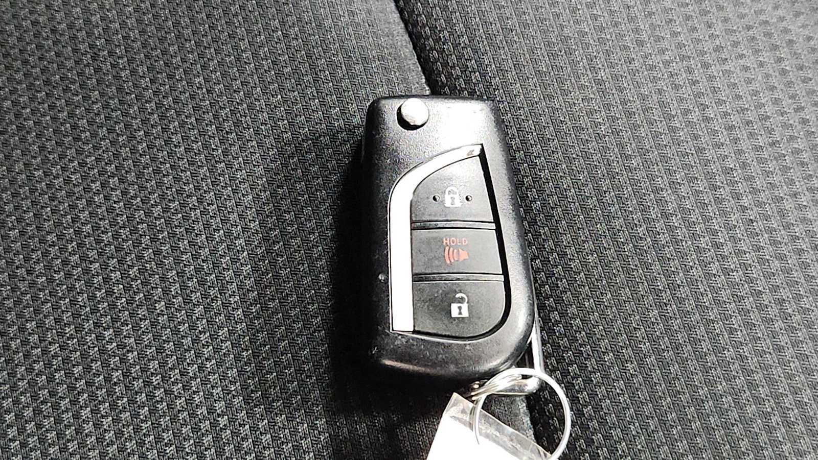 Certified 2020 Toyota RAV4 LE w/ All Weather Liner Package AWD/4WD image 31