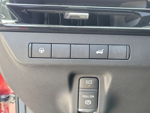 Certified 2025 Nissan Murano SV AWD/4WD image 30