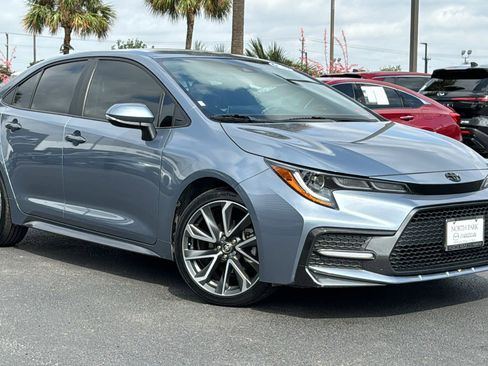Used 2021 Toyota Corolla SE FWD image 2