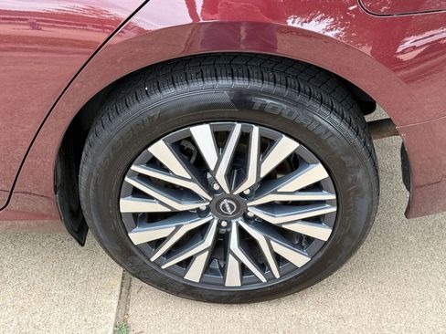 Used 2025 Nissan Altima 2.5 SV image 30