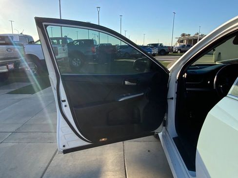 Used 2014 Toyota Camry SE image 8