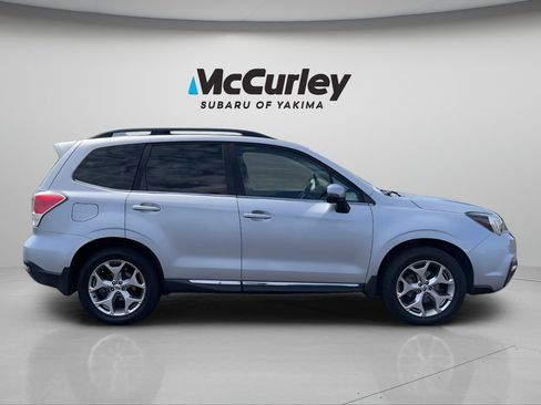 Used 2018 Subaru Forester 2.5i Touring AWD/4WD image 6