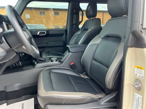 Certified 2025 Ford Bronco Outer Banks w/ Sasquatch Package AWD/4WD image 18
