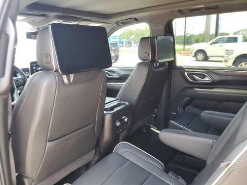 Used 2021 GMC Yukon XL SLT w/ SLT Premium Package AWD/4WD image 13