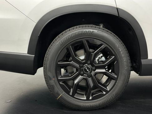 New 2025 Honda Pilot Touring image 25