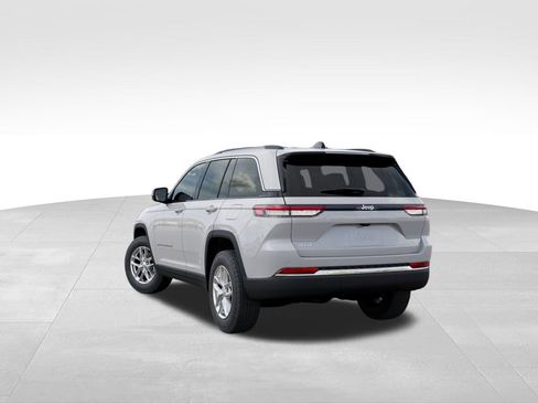 New 2025 Jeep Grand Cherokee Laredo X w/ Luxury Tech Group I image 3