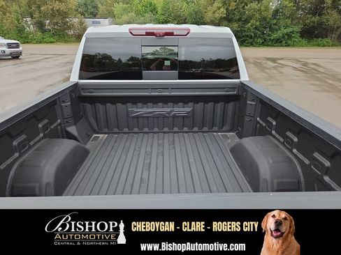 Used 2023 Chevrolet Silverado 1500 ZR2 w/ Technology Package AWD/4WD image 28