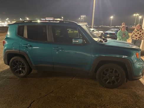 Used 2020 Jeep Renegade Altitude image 2