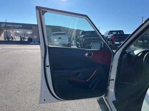 Used 2023 Kia Soul GT-Line FWD image 24