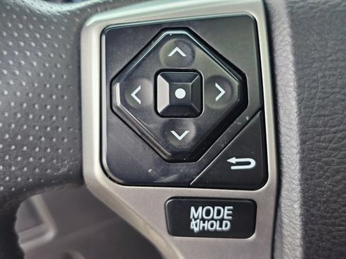 Used 2018 Toyota 4Runner SR5 Premium AWD/4WD image 28