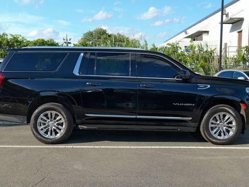 Used 2024 GMC Yukon XL SLT w/ SLT Premium Package AWD/4WD image 9