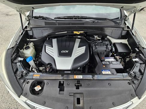 Used 2014 Hyundai Santa Fe GLS FWD image 18