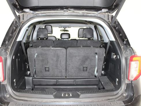 Used 2023 Ford Explorer XLT w/ Equipment Group 202A AWD/4WD image 24