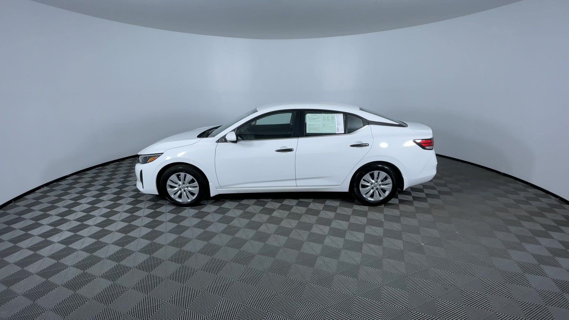 Certified 2025 Nissan Sentra S FWD image 5
