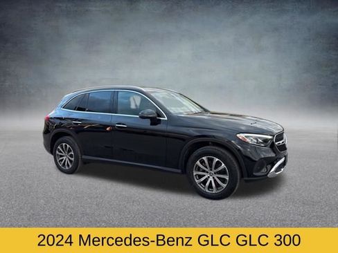 Used 2024 Mercedes-Benz GLC 300 image 3