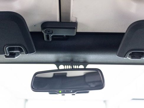 Used 2018 Jeep Wrangler Unlimited Rubicon w/ Cold Weather Group image 14