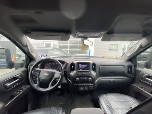 Used 2020 Chevrolet Silverado 1500 Custom w/ Custom Value Package RWD image 5