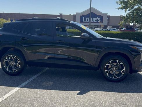 Used 2024 Chevrolet Trax LT w/ Driver Confidence Package image 3