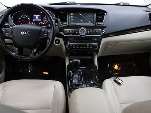 Used 2016 Kia Cadenza image 2