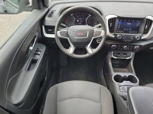 Used 2022 GMC Terrain SLE w/ Driver Convenience Package FWD image 9