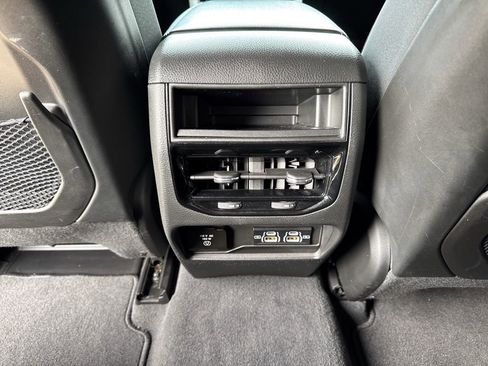 Used 2023 Jeep Grand Cherokee Altitude RWD image 29