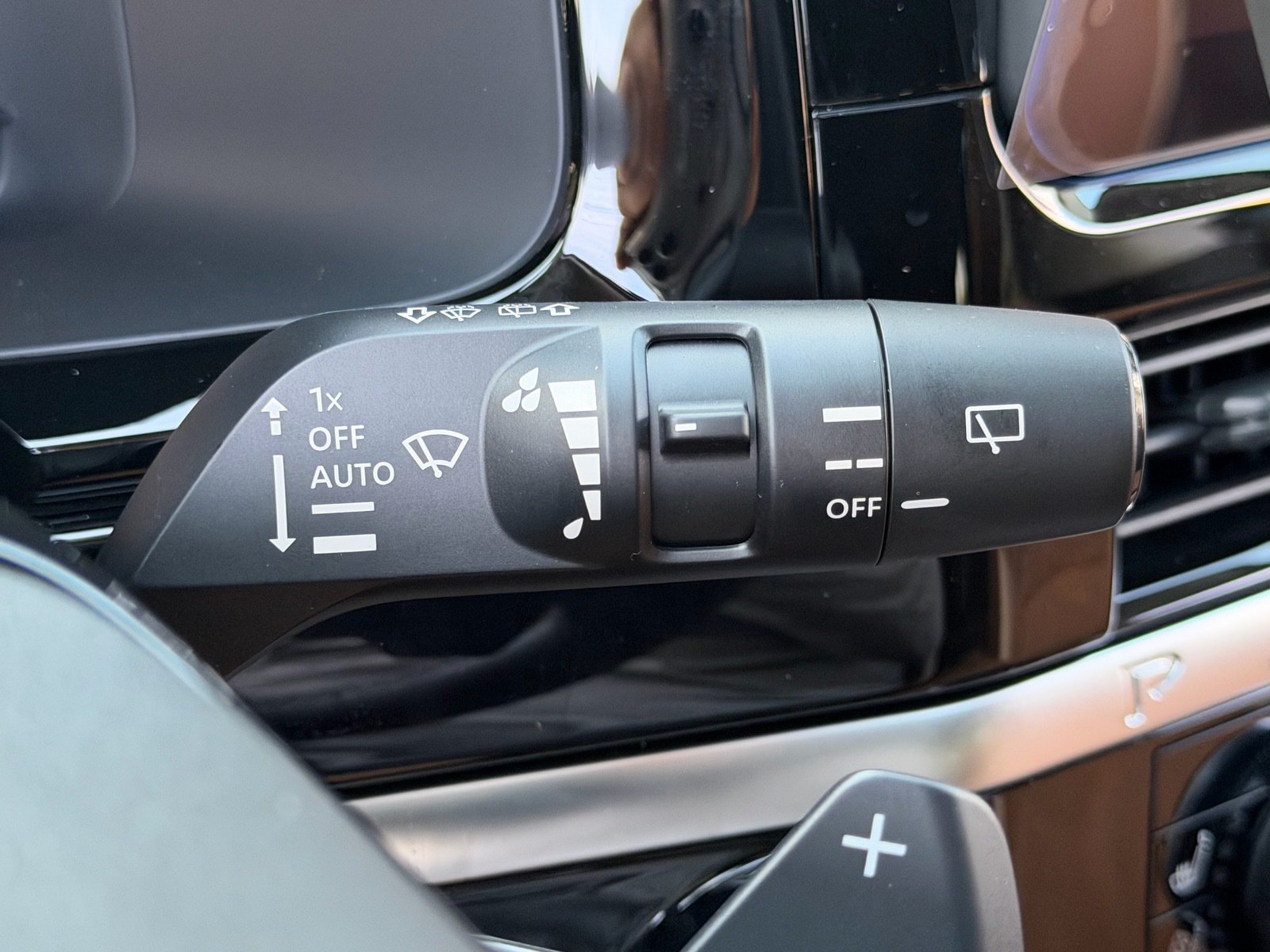Certified 2026 Nissan Pathfinder Platinum FWD image 34
