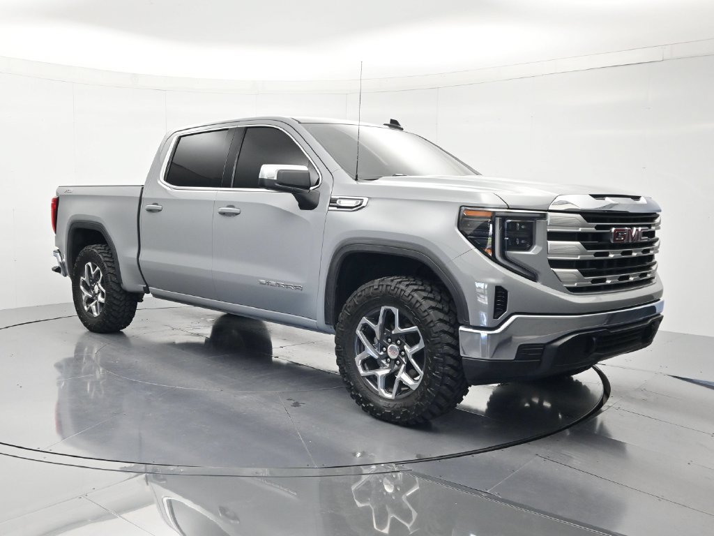 Used 2024 GMC Sierra 1500 SLE w/ X31 Off-Road Package AWD/4WD image 3