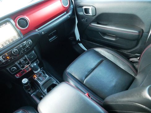 Used 2020 Jeep Gladiator Rubicon image 11