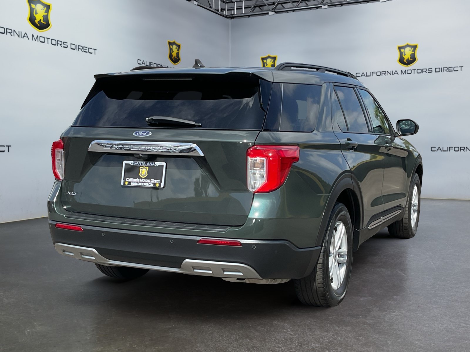 Used 2023 Ford Explorer XLT w/ Equipment Group 202A RWD image 5