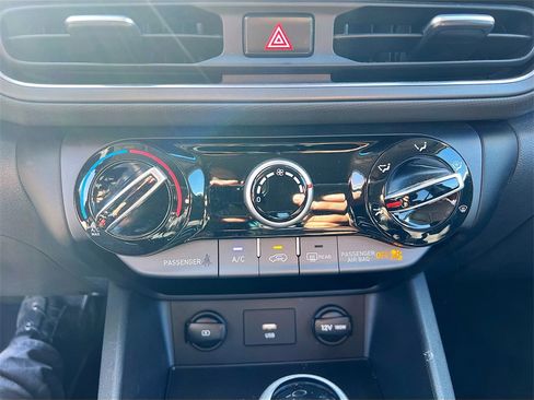 Used 2023 Hyundai Kona SEL image 15