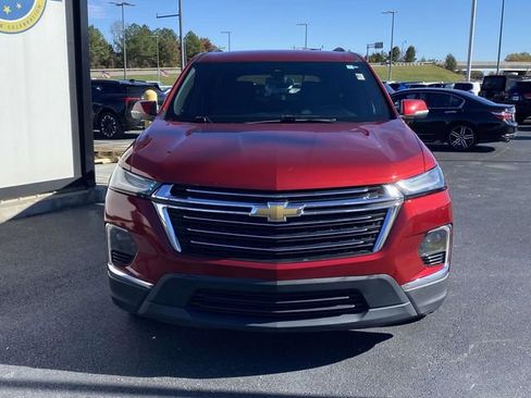 Used 2023 Chevrolet Traverse LT image 6