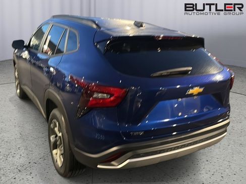 Used 2024 Chevrolet Trax LT FWD image 10
